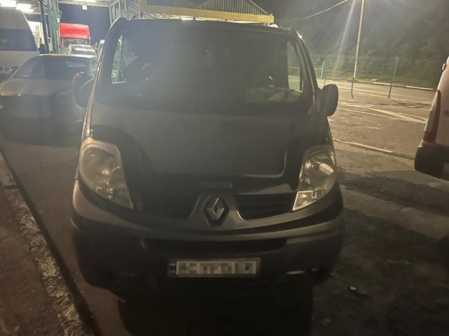 Через «Устилуг» 30-річний волинянин хотів провезти партію мобільних телефонів на більш ніж 350 тисяч