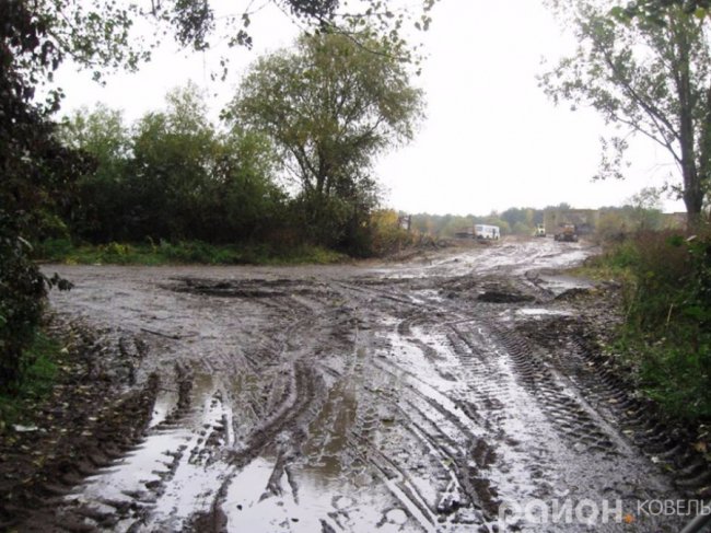 У Ковелі ремонтують дорогу, щоб вивезти відходи з ветсанзаводу