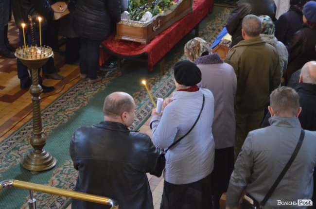 «Він захищав не лише свою сім‘ю»: у Луцьку попрощалися з Героєм. ФОТОРЕПОРТАЖ