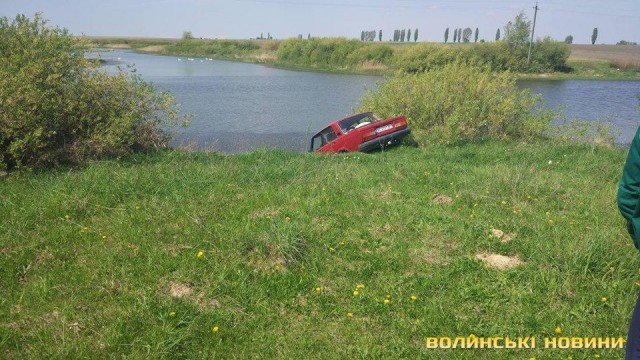 Трагедія на Волині: авто роздавило чоловіка. ФОТО 18+