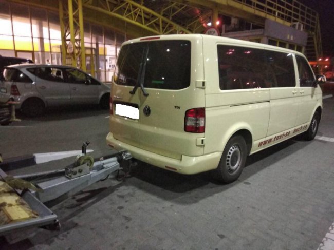 Через «Ягодин» чоловік хотів провезти причіп з підробленими документами