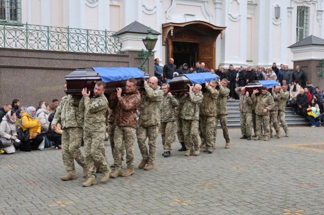 Луцьк - у скорботі: в останню дорогу провели трьох Героїв - Олега Березовського, Олега Годлевського та Василя Мельничука