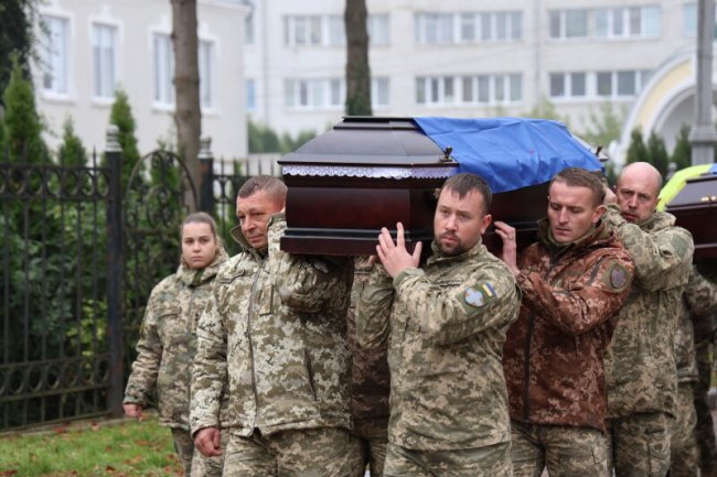 Луцьк - у скорботі: в останню дорогу провели трьох Героїв - Олега Березовського, Олега Годлевського та Василя Мельничука