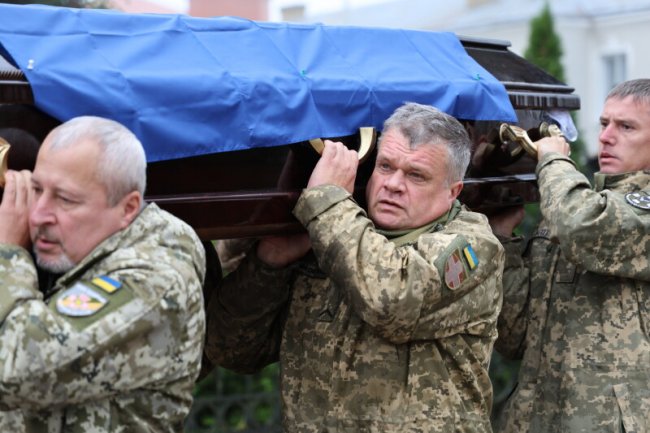 Луцьк - у скорботі: в останню дорогу провели трьох Героїв - Олега Березовського, Олега Годлевського та Василя Мельничука