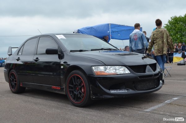 Під Луцьком визначили переможця з дрег-рейсінгу. ФОТО