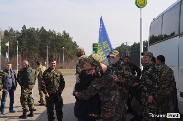 У Луцьку зустрічали героїв, які повернулися з АТО. ФОТО