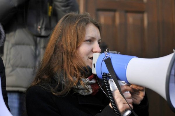 Як прокуратурі Луцька дарували портрети Януковича. ФОТО