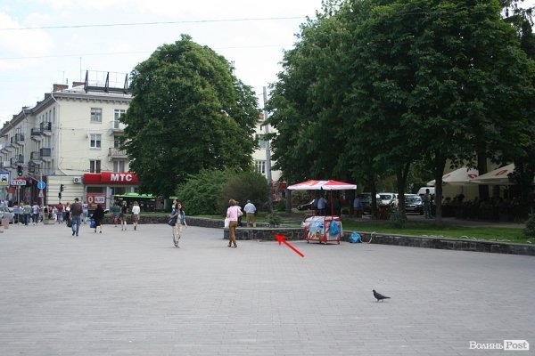 Місце встановлення позначене червоною стрілочкою