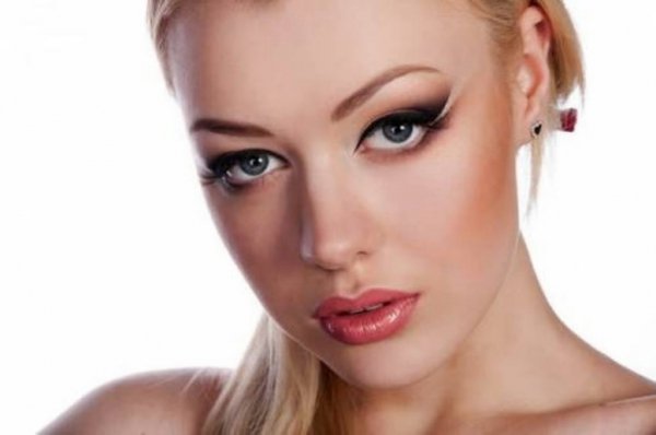 Лучанок запрошують на курси краси*