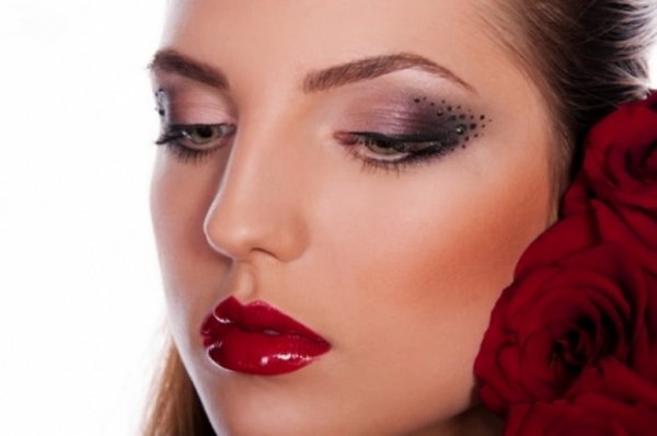 Лучанок запрошують на курси краси*