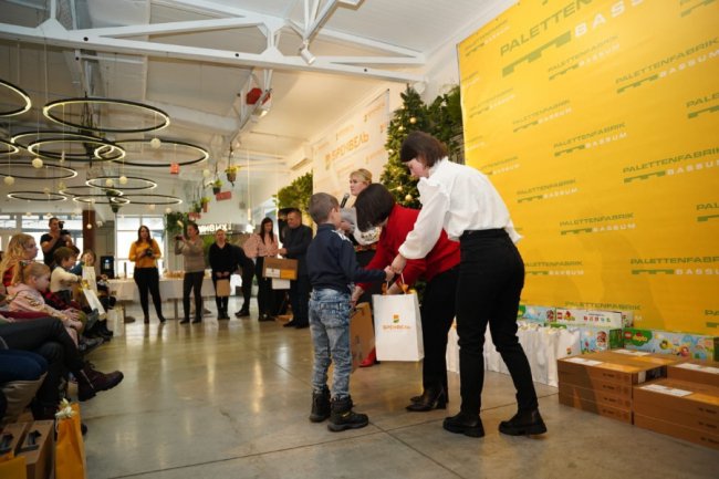 У Ковелі компанія «Бренвель» привітала дітей загиблих на війні Героїв із різдвяно-новорічними святами