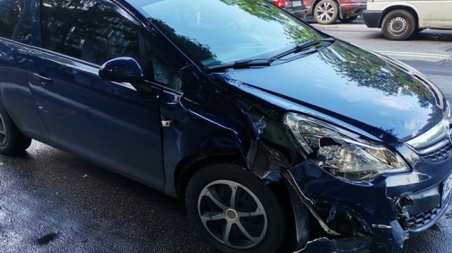 У Луцьку зіткнулися легковик та мотоцикл: є постраждалий. ФОТО