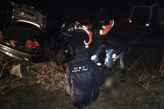 Страшна аварія на Рівненщині: вщент розбиті авто, понівечені тіла. ФОТО