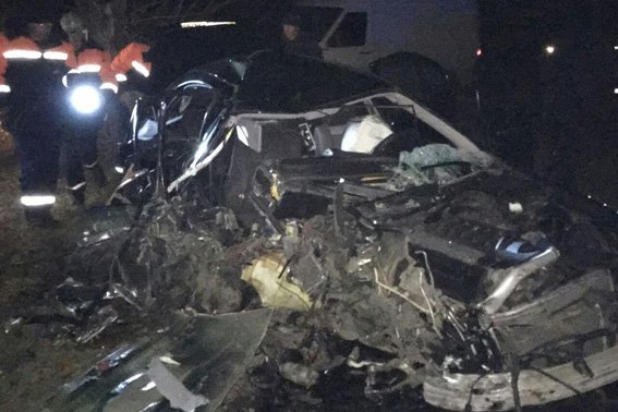 Страшна аварія на Рівненщині: вщент розбиті авто, понівечені тіла. ФОТО