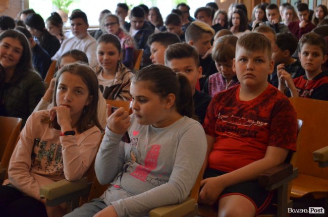 Еко-тематика в тренді: ще одна луцька школа долучилася до популярної акції. ФОТО