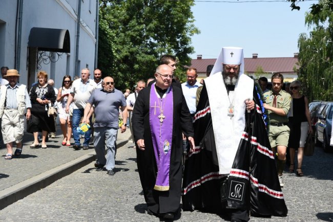 «Пам’ять людська не забуде повік»: вшанували розстріляних в'язнів Луцької тюрми. ФОТО