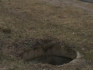 На Волині жінка впала у колодязь і розбилася на смерть