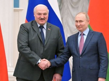 Лукашенко запевняє, що його армія не бере участі у війні в Україні
