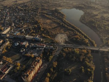 Зелень і вода: показали неймовірні світлини Луцька з висоти. ФОТО