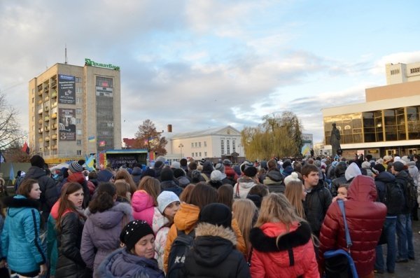 Студентський мітинг у Луцьку. ФОТО. ВІДЕО