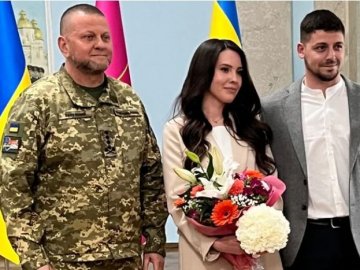 Залужний з'явився на весіллі українців, поки росіяни розганяють фейки про його загибель. ФОТО