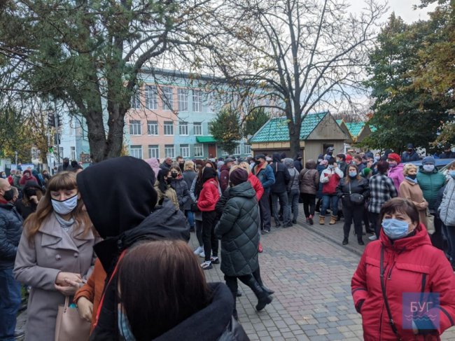 У Володимирі під мерією підприємці влаштували акцію протесту. ФОТО