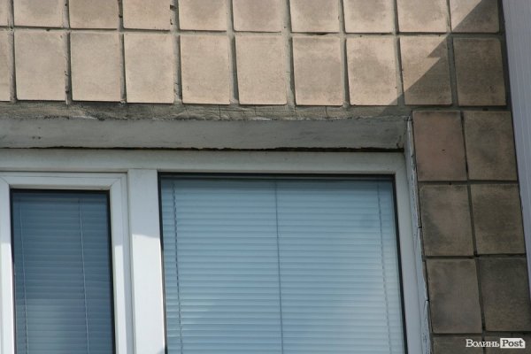 У стінах більшають тріщини, – мешканці будинку з обвалом. ФОТО