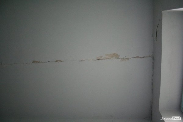 У стінах більшають тріщини, – мешканці будинку з обвалом. ФОТО