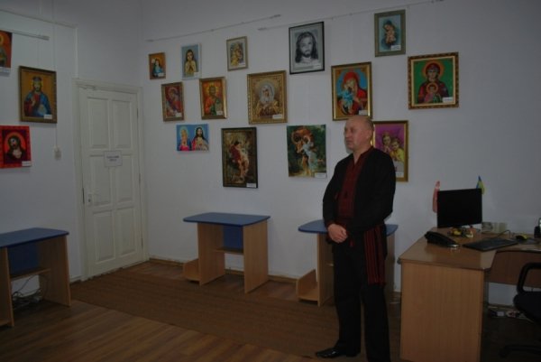 У Луцьку – виставка вишитих ікон. ФОТО