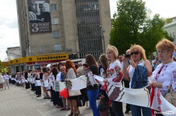 У Луцьку відбувся фестиваль вишитих рушників