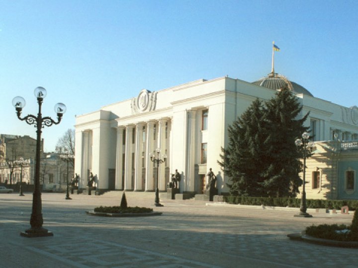 Рада найближчим часом має напрацювати варіанти проведення виборів, - Зеленський