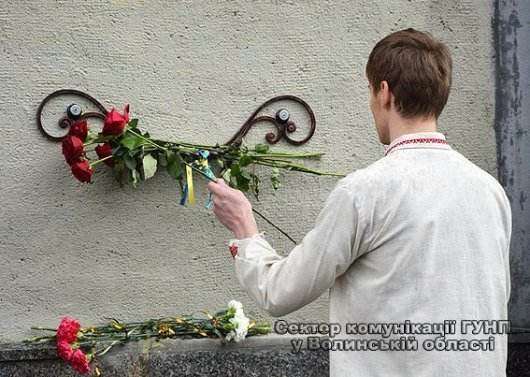 У Луцьку встановили меморіальну дошку загиблому бійцю роти «Світязь» Олександру Сивому. ФОТО