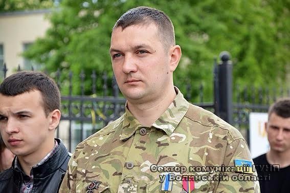 У Луцьку встановили меморіальну дошку загиблому бійцю роти «Світязь» Олександру Сивому. ФОТО