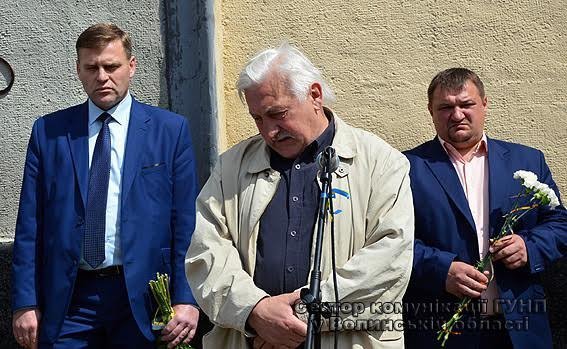 У Луцьку встановили меморіальну дошку загиблому бійцю роти «Світязь» Олександру Сивому. ФОТО