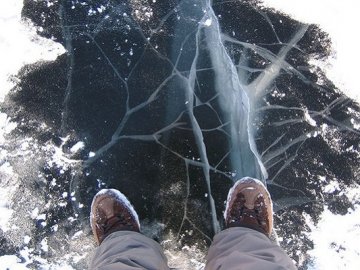 Вирізали з льоду: у Києві знайшли тіло волинянина під кригою 