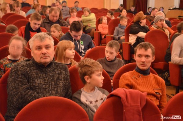 «Чужих дітей не буває»: маленькі лучани відвідали благодійний концерт