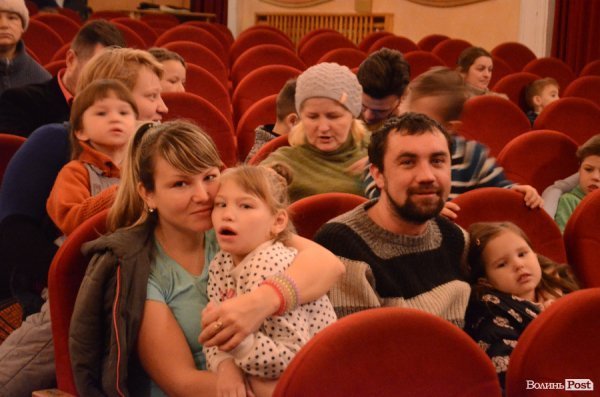 «Чужих дітей не буває»: маленькі лучани відвідали благодійний концерт