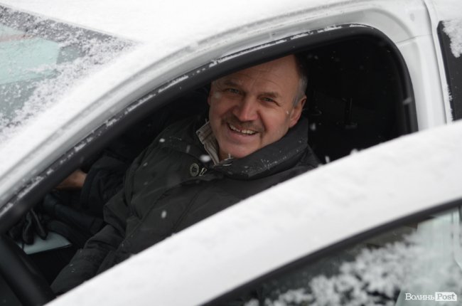 У Луцьку сімейним лікарям вручили ключі від новеньких автівок. ФОТО