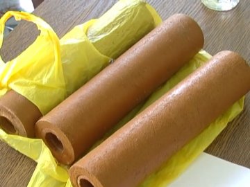 Фільтри не допомагають: у селі під Луцьком з кранів тече коричнева вода. ВІДЕО