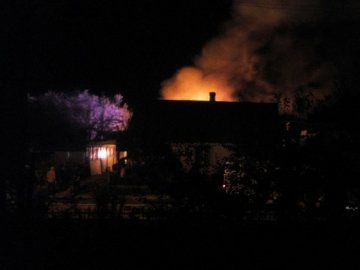 На Волині пожежа: горіла господарська будівля