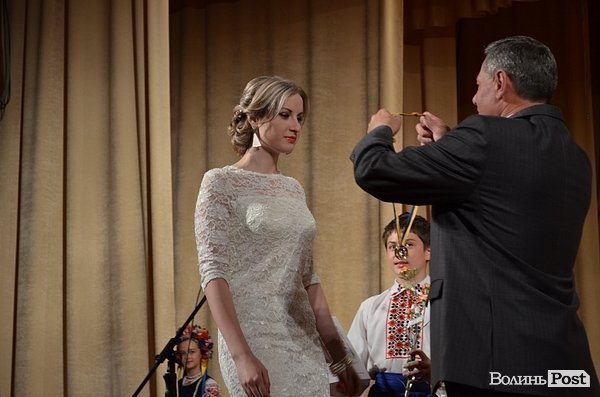 Мер Луцька вручив 139 медалей випускникам. ФОТО