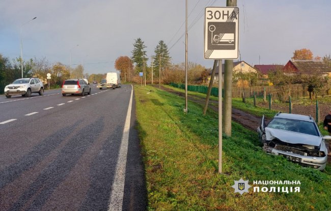 На Волині зіткнулися два автомобілі: постраждали двоє людей
