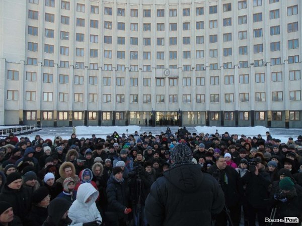  У Луцьку помолилися за загиблих у Києві і волю України. ФОТО