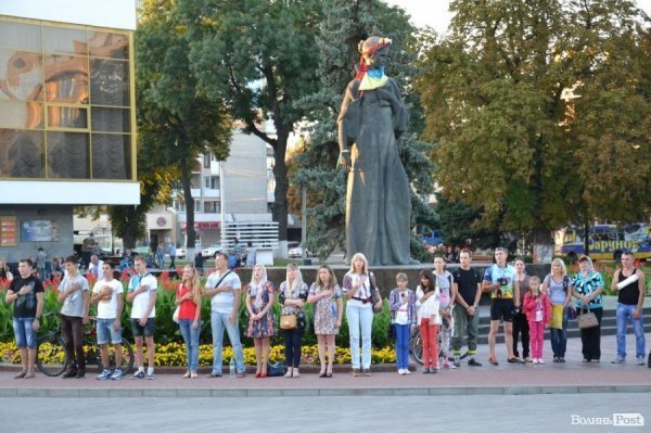 У центрі Луцька молилися за Україну.ФОТО