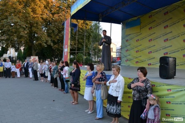 У центрі Луцька молилися за Україну.ФОТО