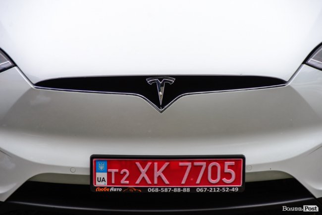 У Луцьку відкрили перший сервіс з продажу електромобілів*