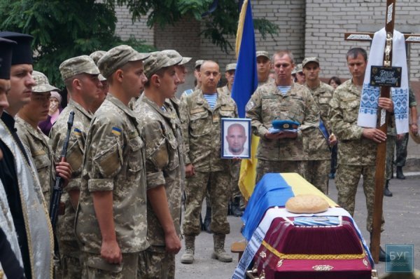У Нововолинську провели Героя в останню путь. ФОТО