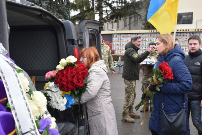 Лучани попрощалися із полеглим під Авдіївкою прикордонником