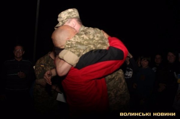 Як на Волині зустрічали звільнених з полону бійців. ФОТО. ВІДЕО
