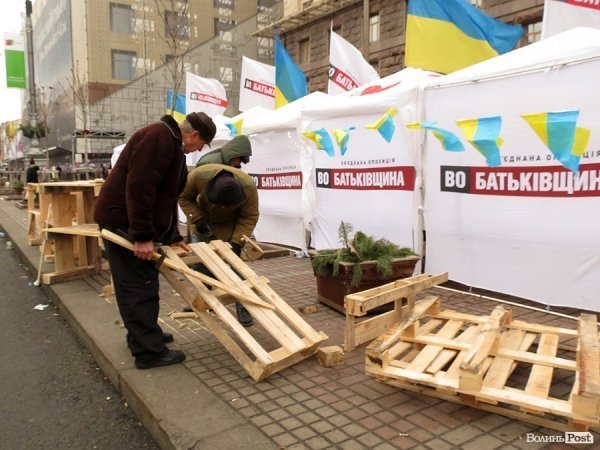 Майдан буденний. НОТАТКИ ОЧЕВИДЦЯ. ФОТО
